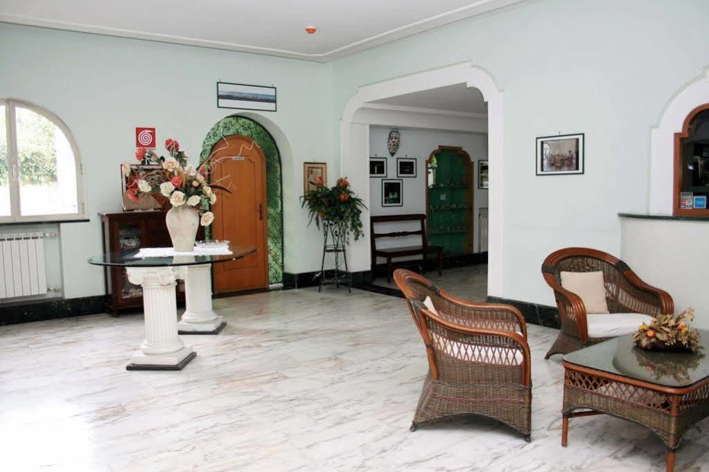 Tennis Hotel Поцуоли Екстериор снимка